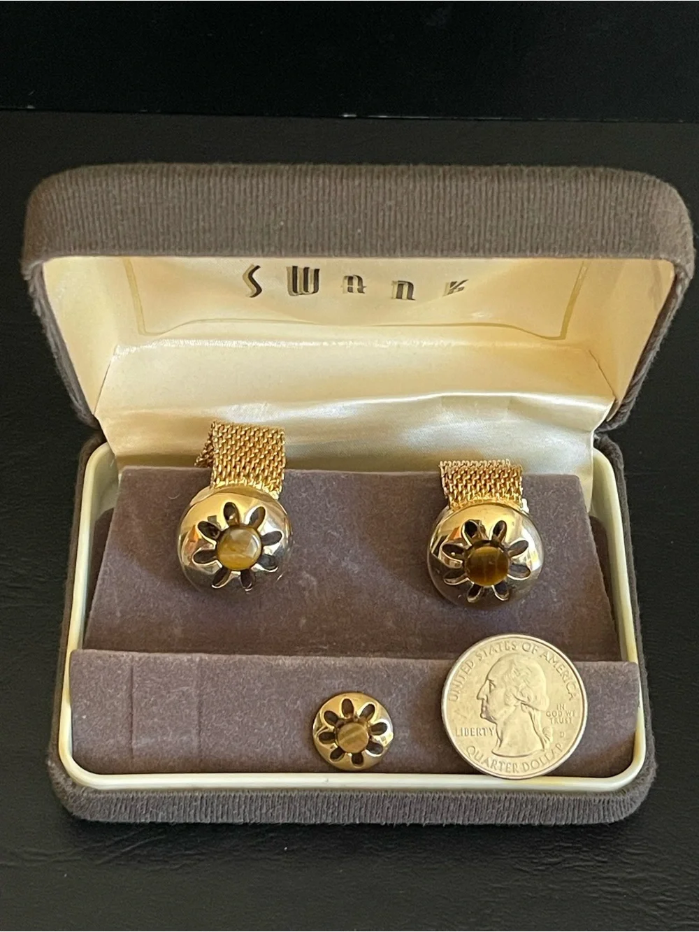 Vintage SWANK Gold-Tone genuine tiger eye Cufflinks and Matching tie tack.